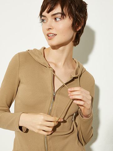 Maglie Maxandco Thumb Desktop 3 MAX&Co.